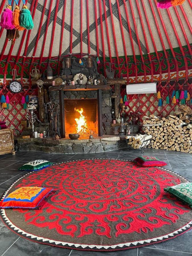 Tossor Ak-Tengir Yurt Resort מראה חיצוני תמונה
